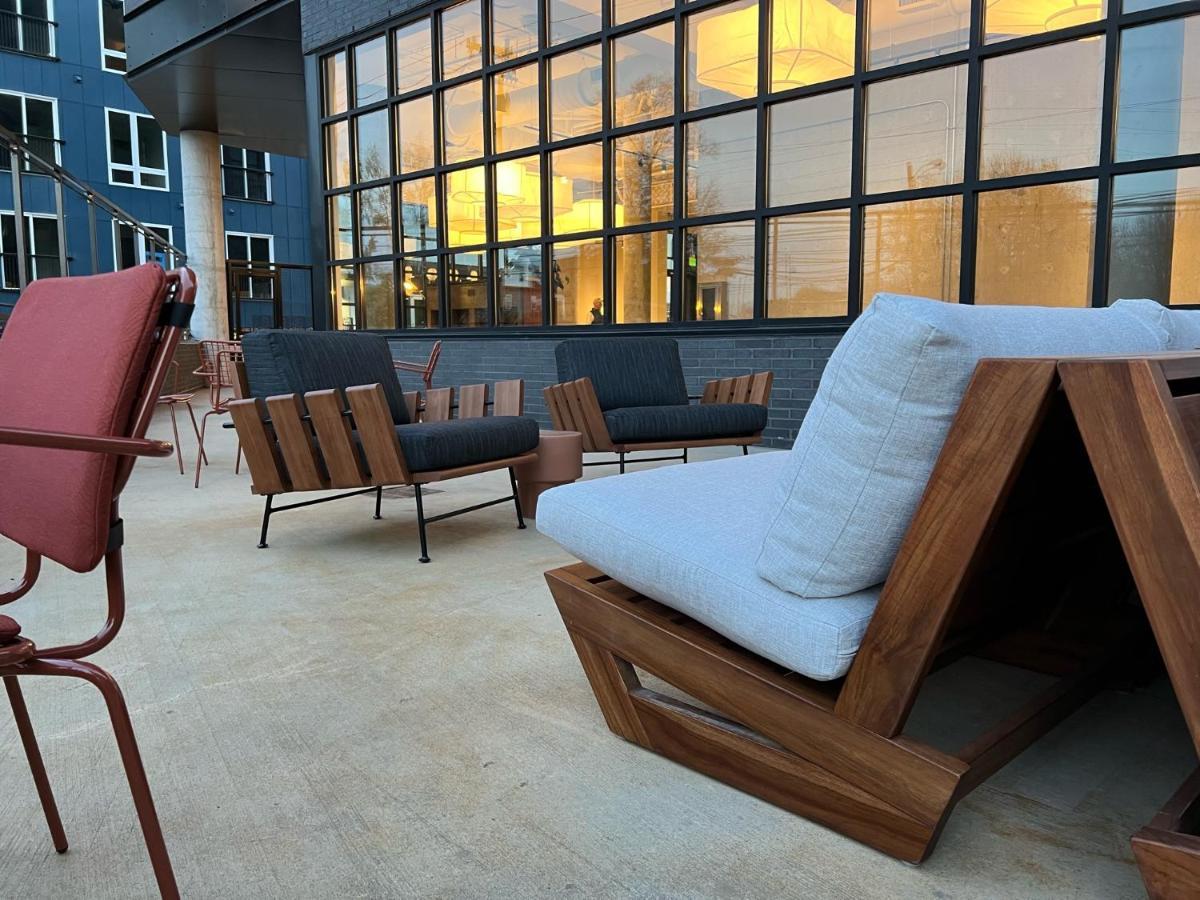Hotel Waymore's & Casual Club