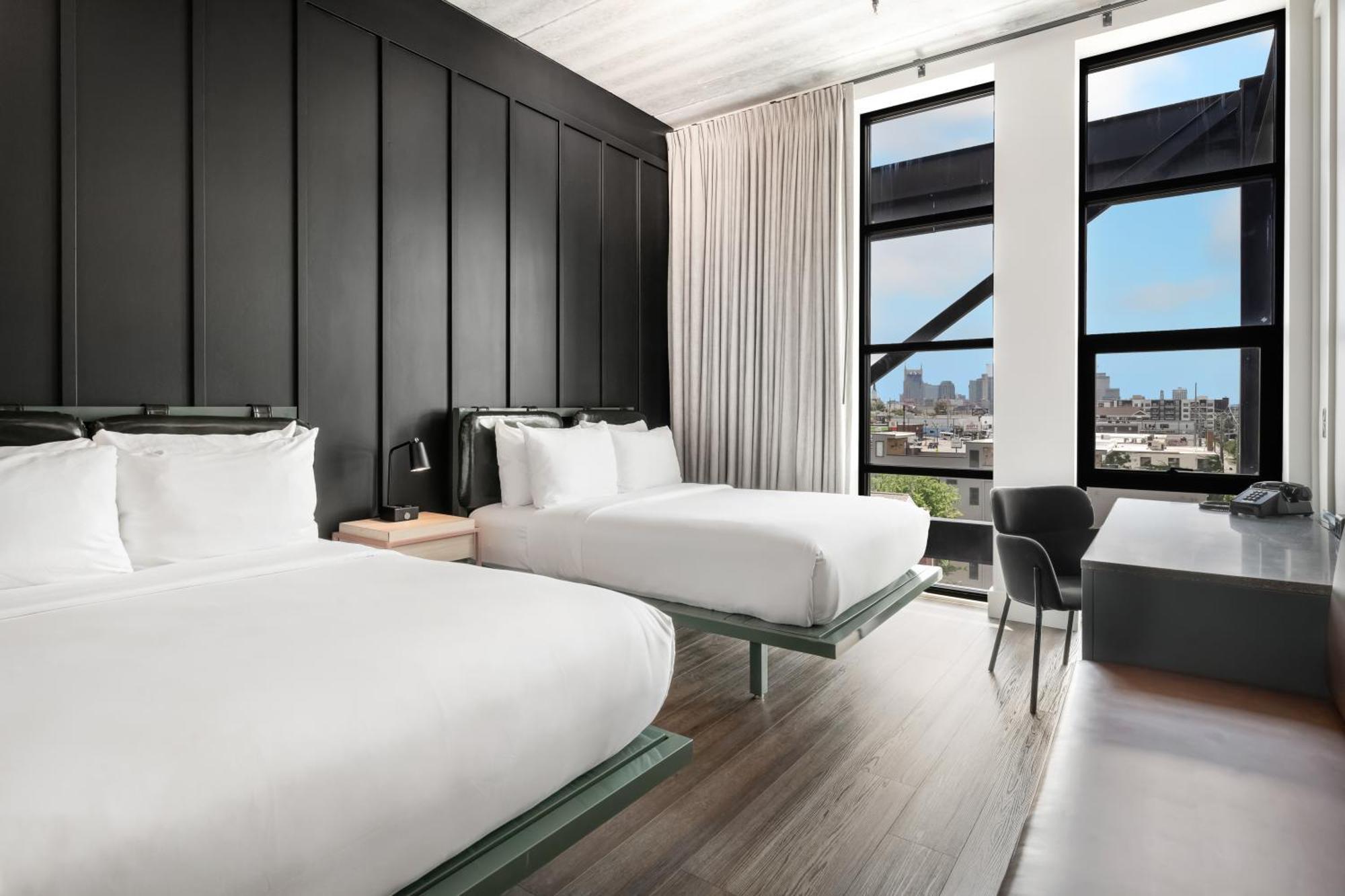 Waymore's & Casual Club Hotel