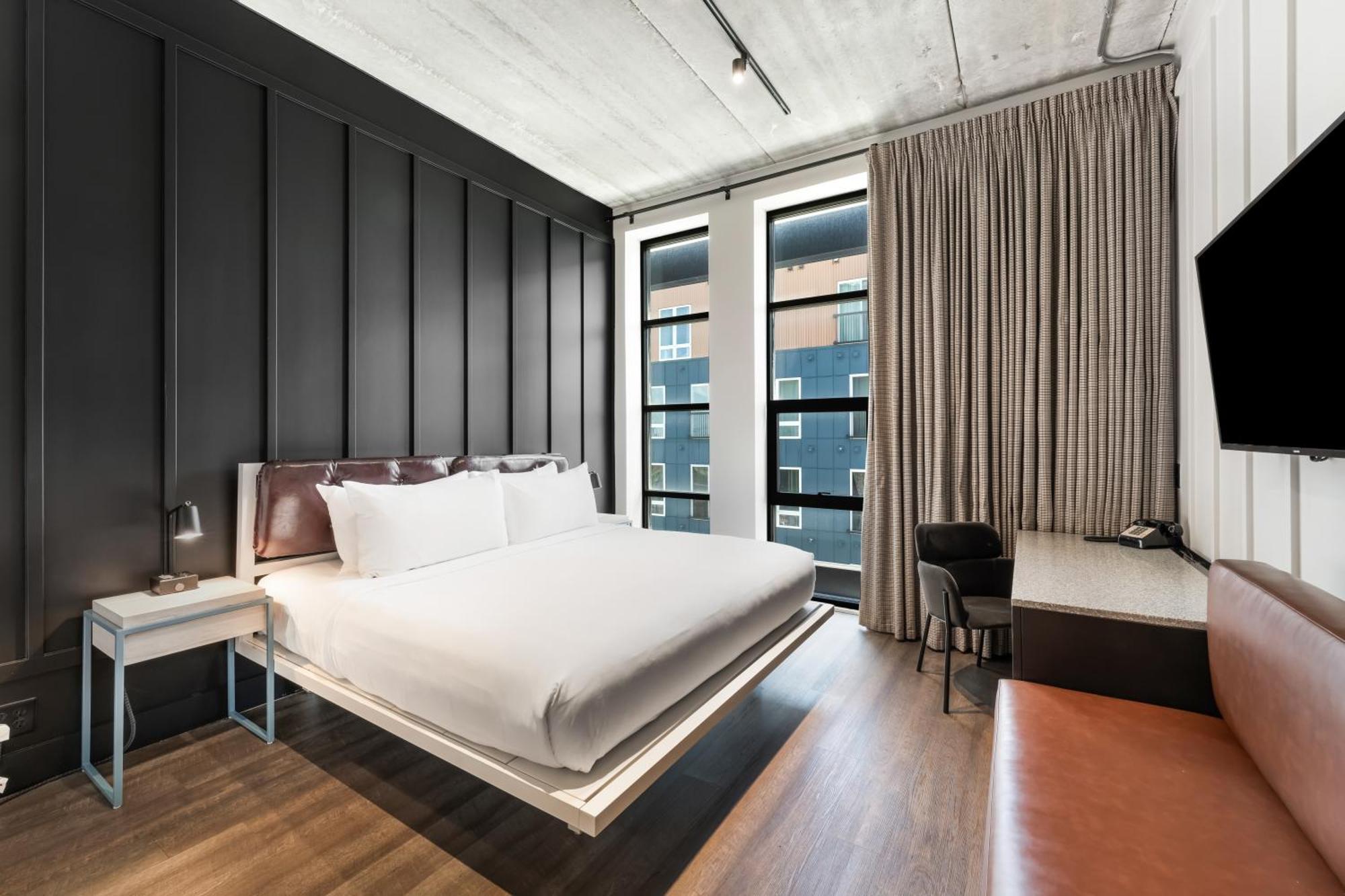 Waymore's & Casual Club Hotel 3*